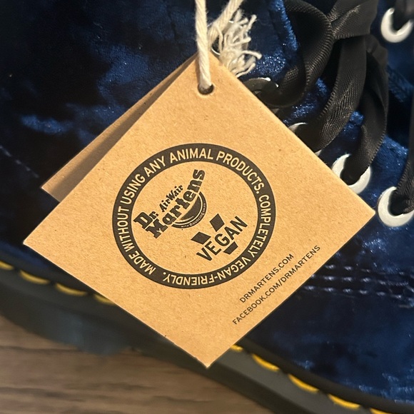 Dr. Martens VEGAN 1460 WOMEN'S CRUSHED VELVET LACE UP BOOTS BLUE SIZE 5 NEW - Picture 8 of 9